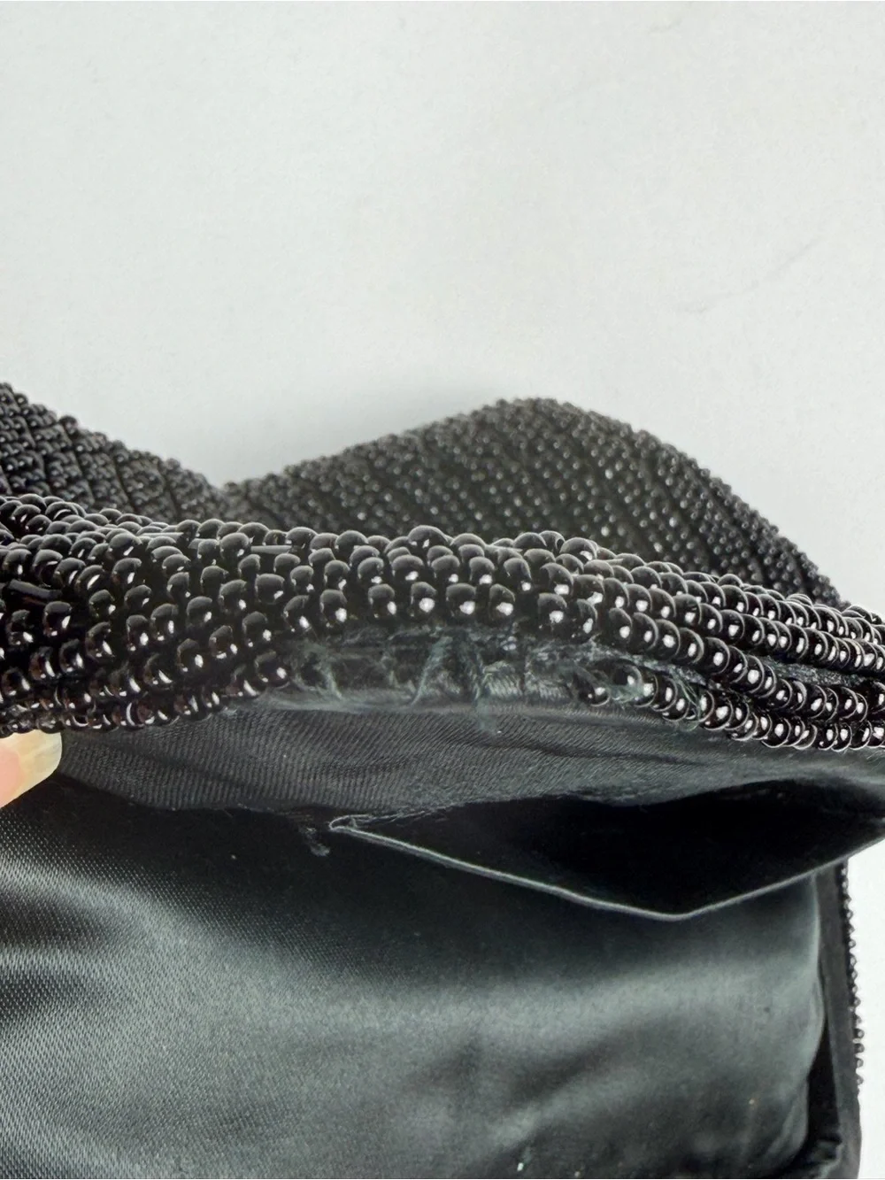 Black Vintage Beaded Evening Clutch - Classic Women's Accessory Stunning